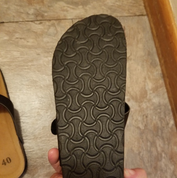 Sandals - Picture 3 of 3